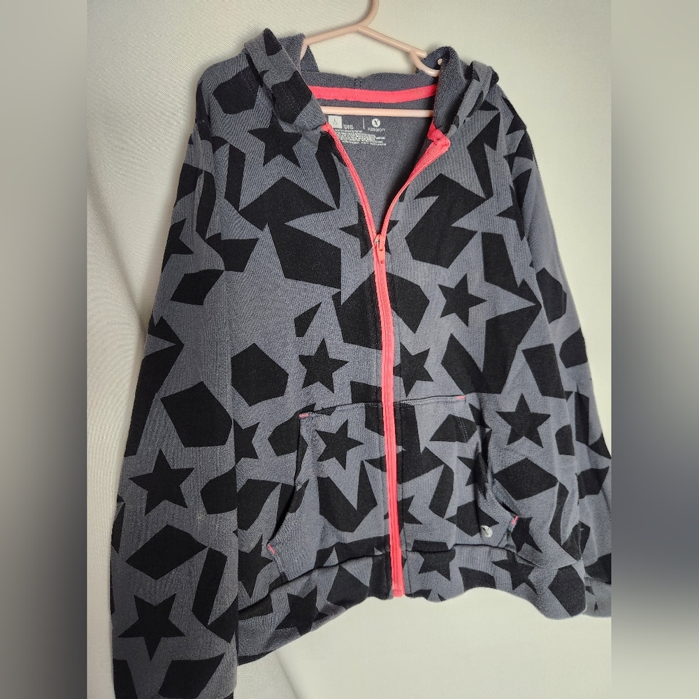 Xersion Star Patterned Hoodie with Pink Zipper